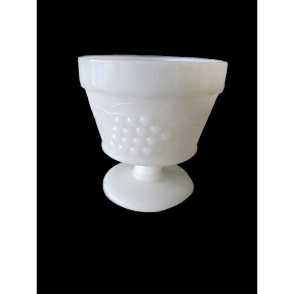Vintage Anchor Hocking MILK GLASS Grape Pattern Footed Dish - Picture 1 of 6